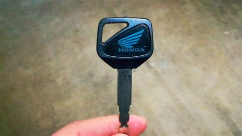 Honda Hornet 900 Schlüssel nachmachen - Alles, was Sie wissen müssen